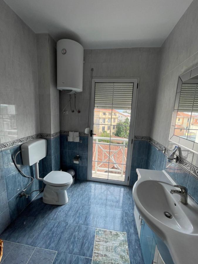 Pedestrian Street Center Apartment Shkoder Bagian luar foto