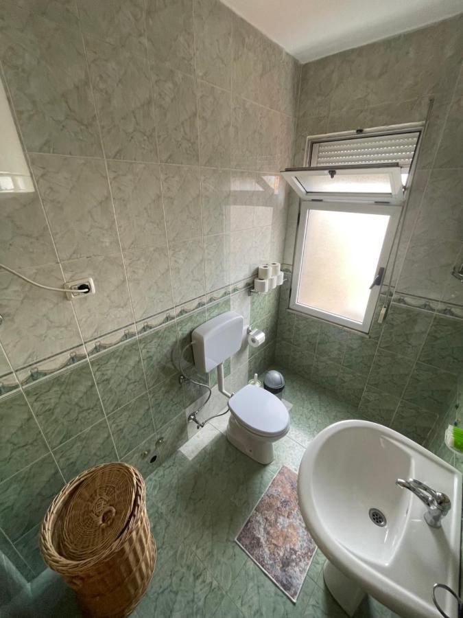Pedestrian Street Center Apartment Shkoder Bagian luar foto