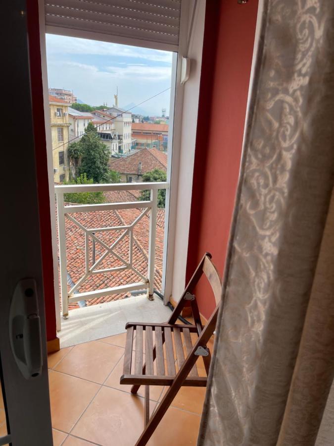 Pedestrian Street Center Apartment Shkoder Bagian luar foto