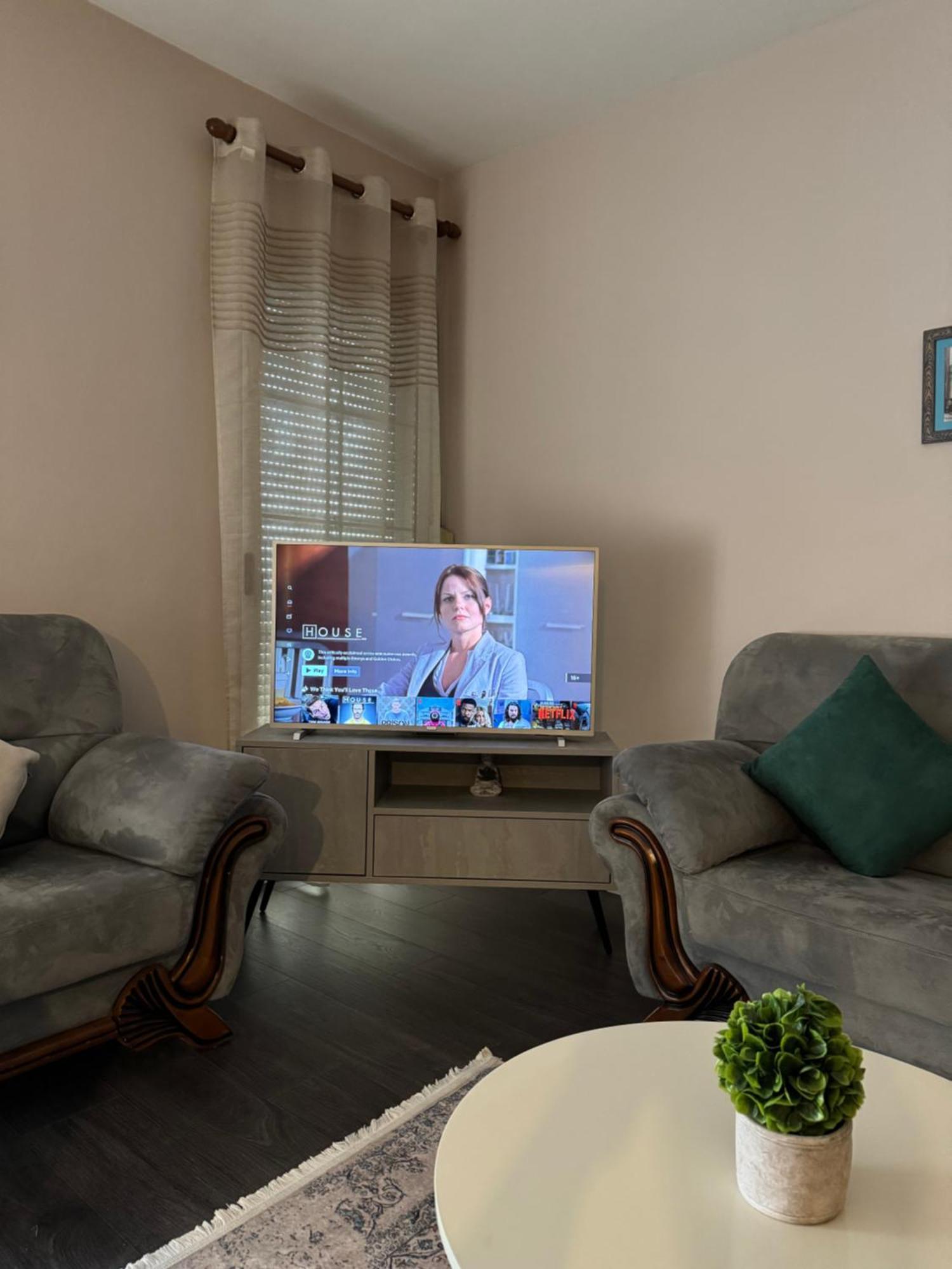 Pedestrian Street Center Apartment Shkoder Bagian luar foto